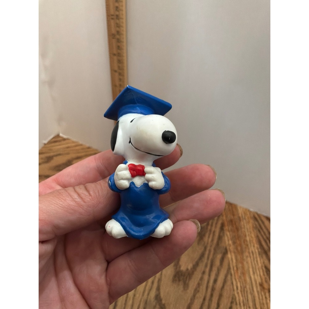 Vintage cake topper Peanuts Snoopy Graduation Figurine 2.75" Blue
